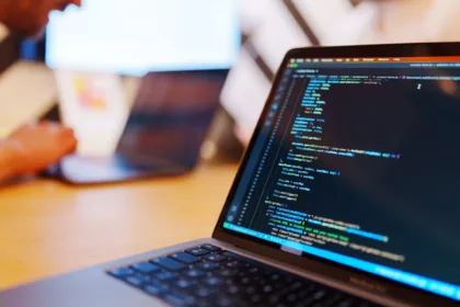Développement site web, e-commerce, application mobile et solution métier