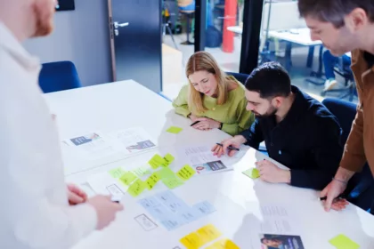 Collaborateurs agence Adeliom travail équipe transformation digitale
