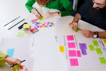 Atelier équipe Adeliom agence digitale collaboration travail bureau Strasbourg